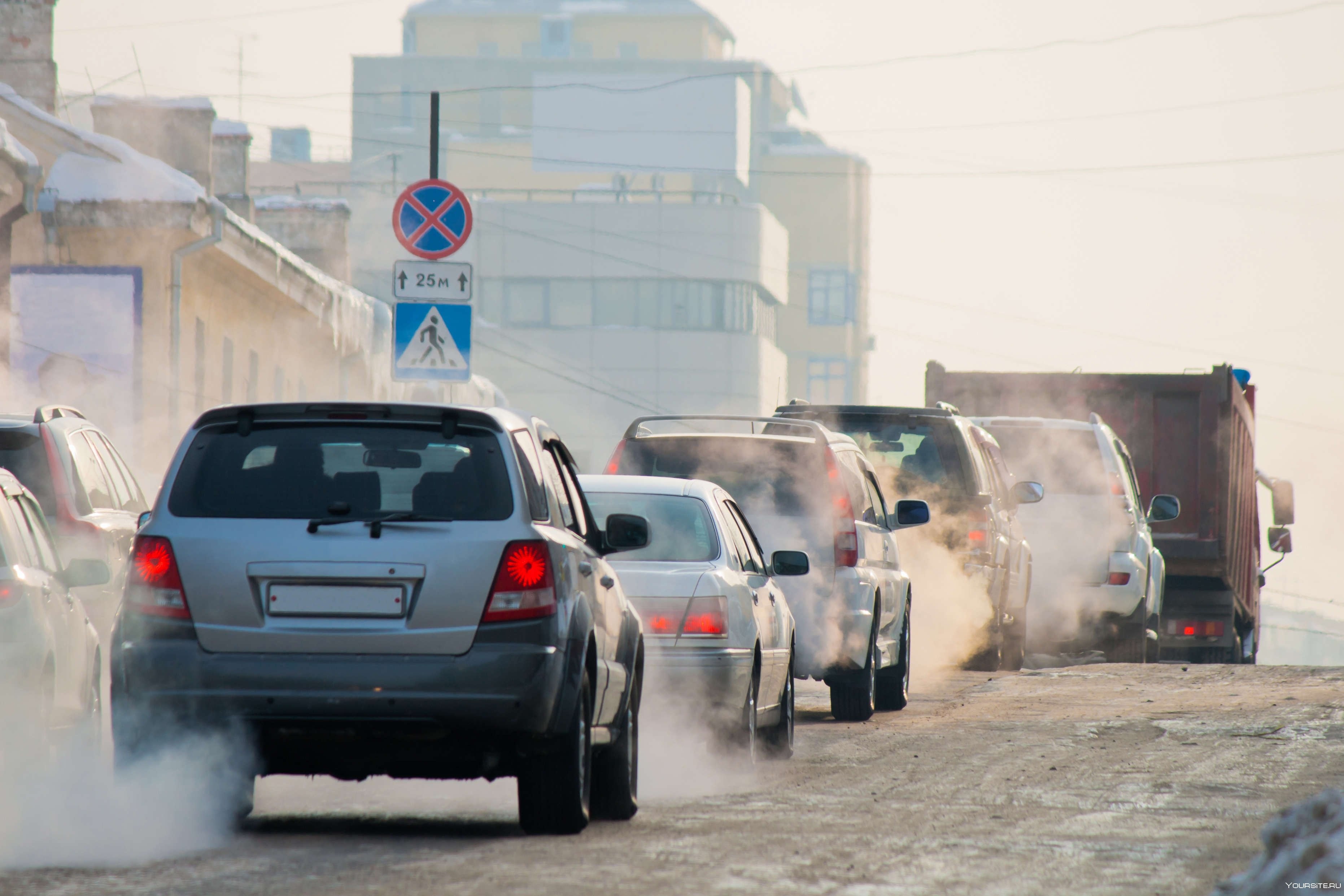 Понимание выбросов от автомобилей: Как транспортные средства влияют на загрязнение воздуха